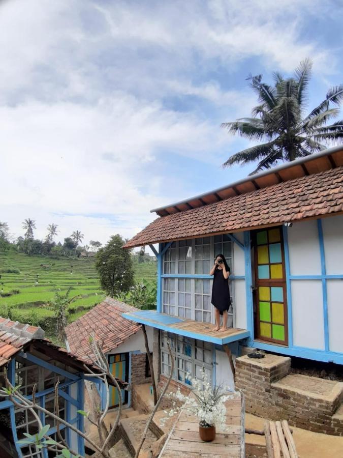 KAI Swargaloka Hotel Bandung Bagian luar foto