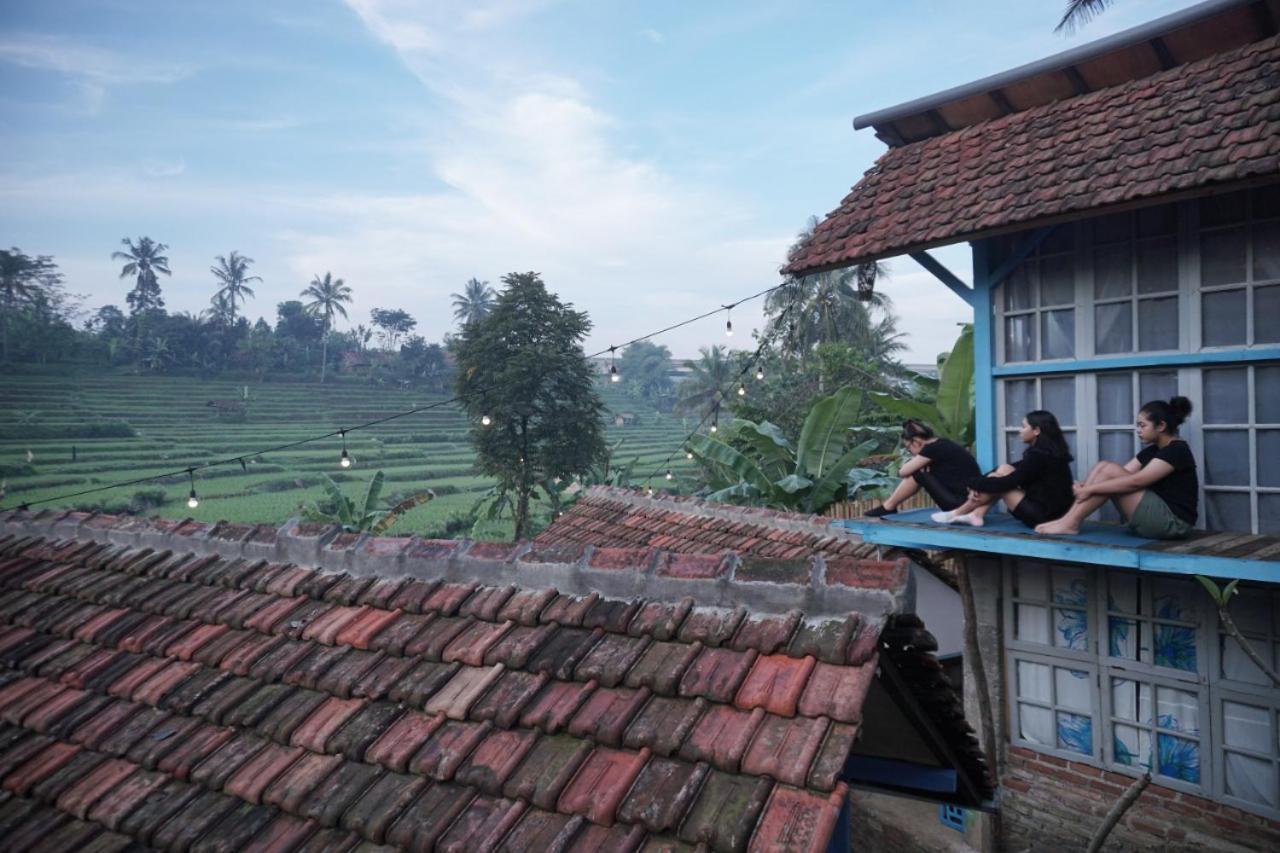 KAI Swargaloka Hotel Bandung Bagian luar foto
