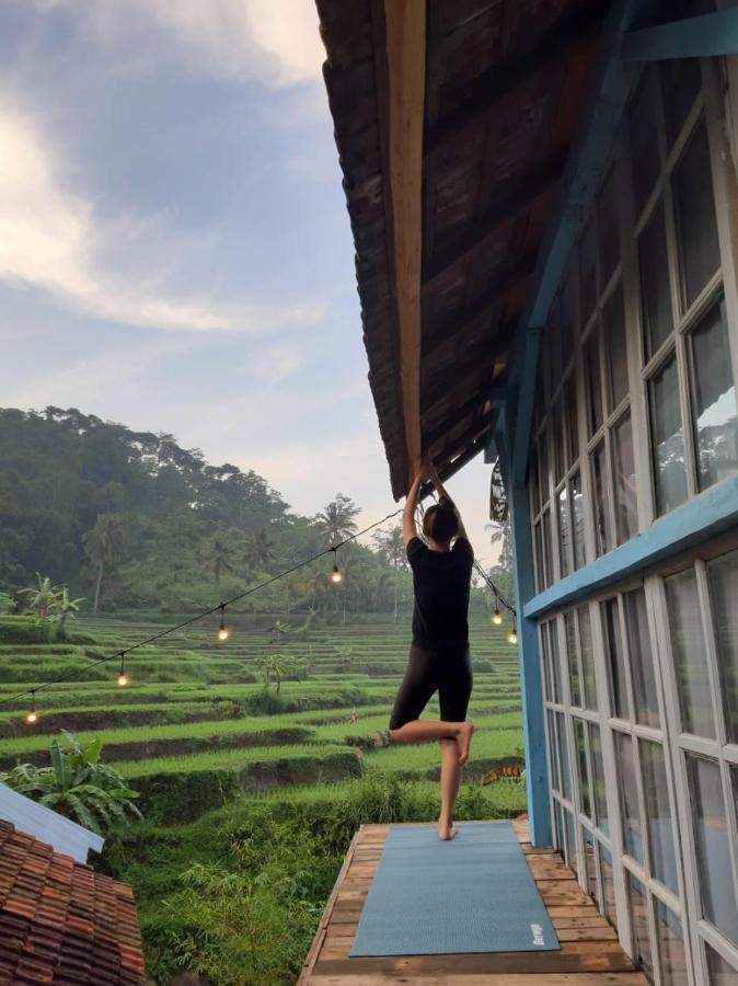 KAI Swargaloka Hotel Bandung Bagian luar foto